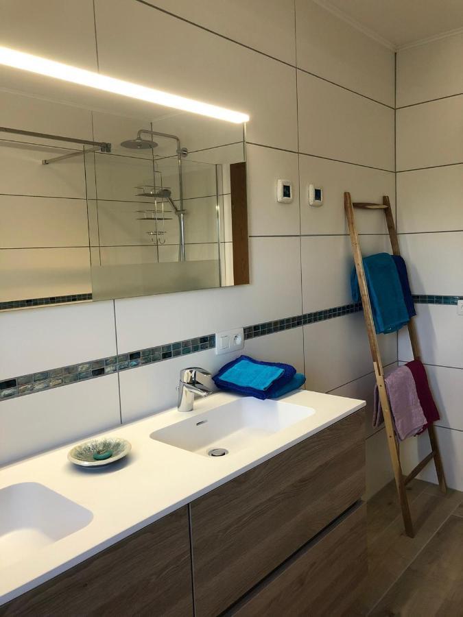 Vila Haus Zissi Burg Reuland Exteriér fotografie