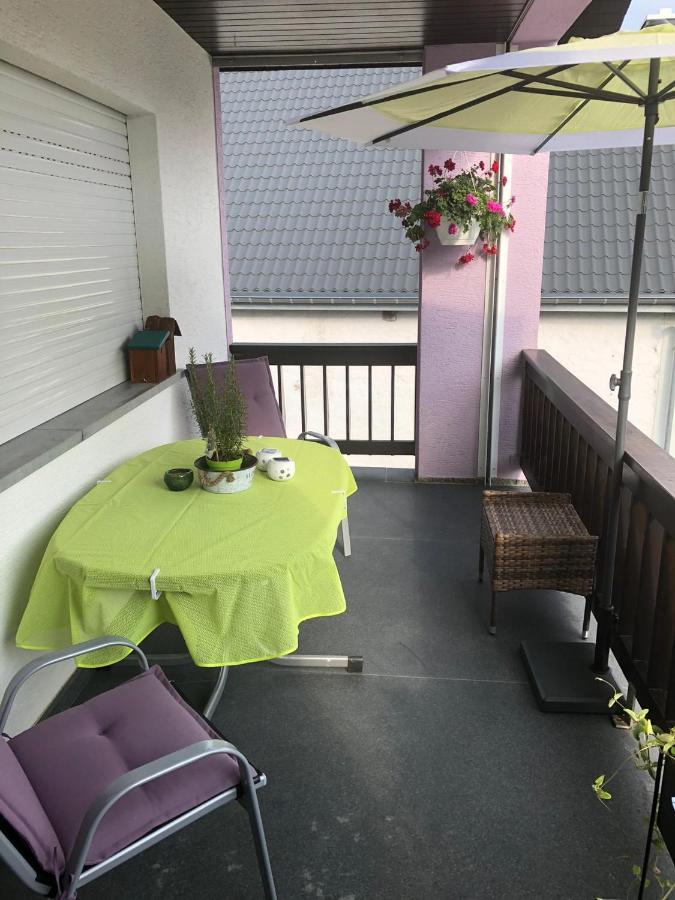 Vila Haus Zissi Burg Reuland Exteriér fotografie