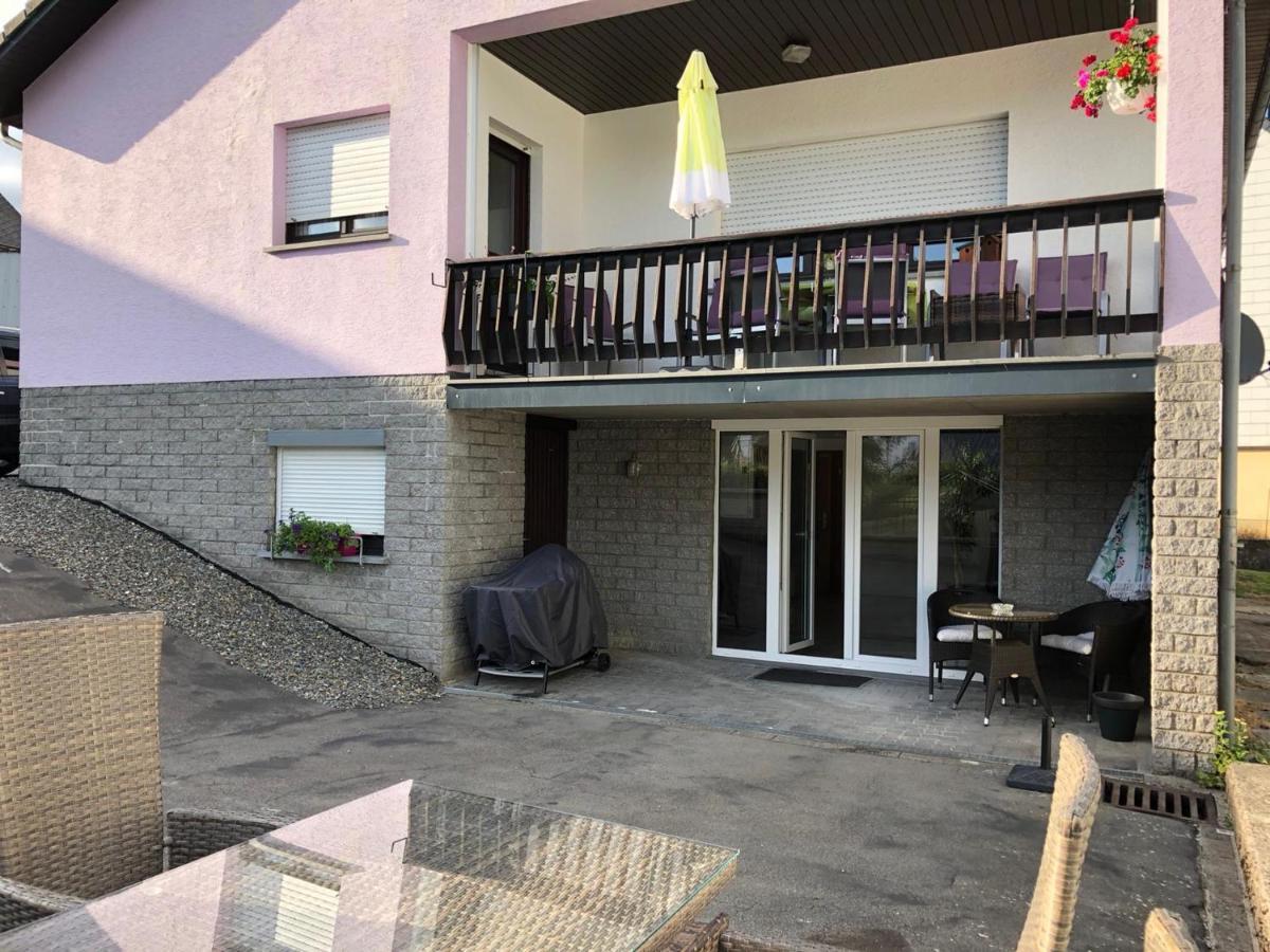 Vila Haus Zissi Burg Reuland Exteriér fotografie