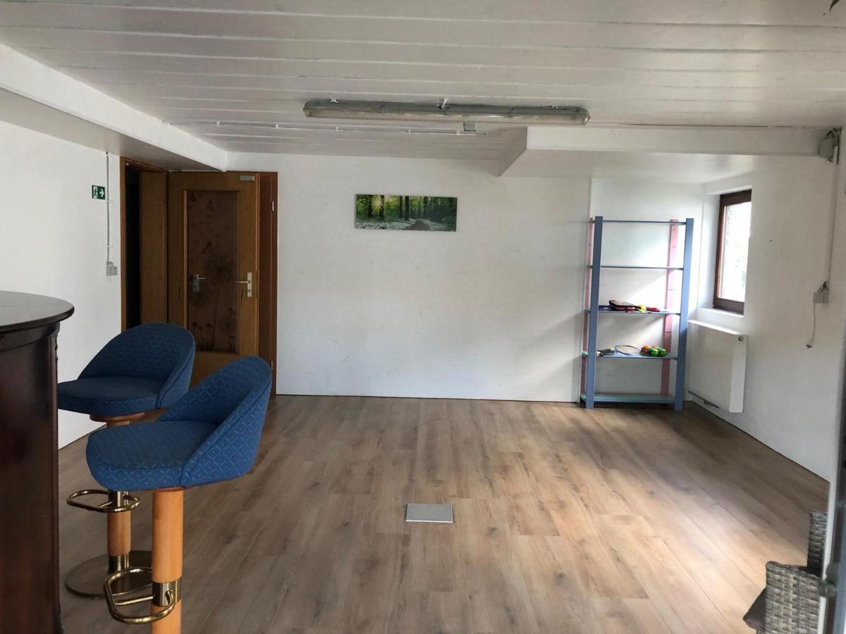 Vila Haus Zissi Burg Reuland Exteriér fotografie